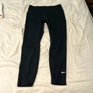 medium nike leggings gently used